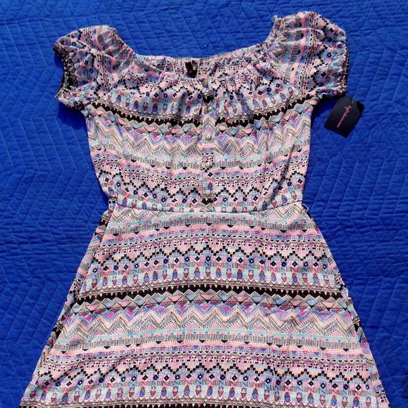 Big Strike USA Geometric Print Cap Sleeve Dress - Size M - Picture 1 of 4